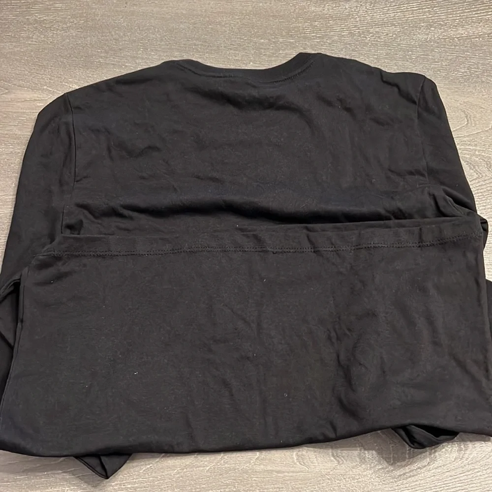 Long sleeve black Old Navy graphic tee new never worn new with tags, XS - Picture 5 of 5